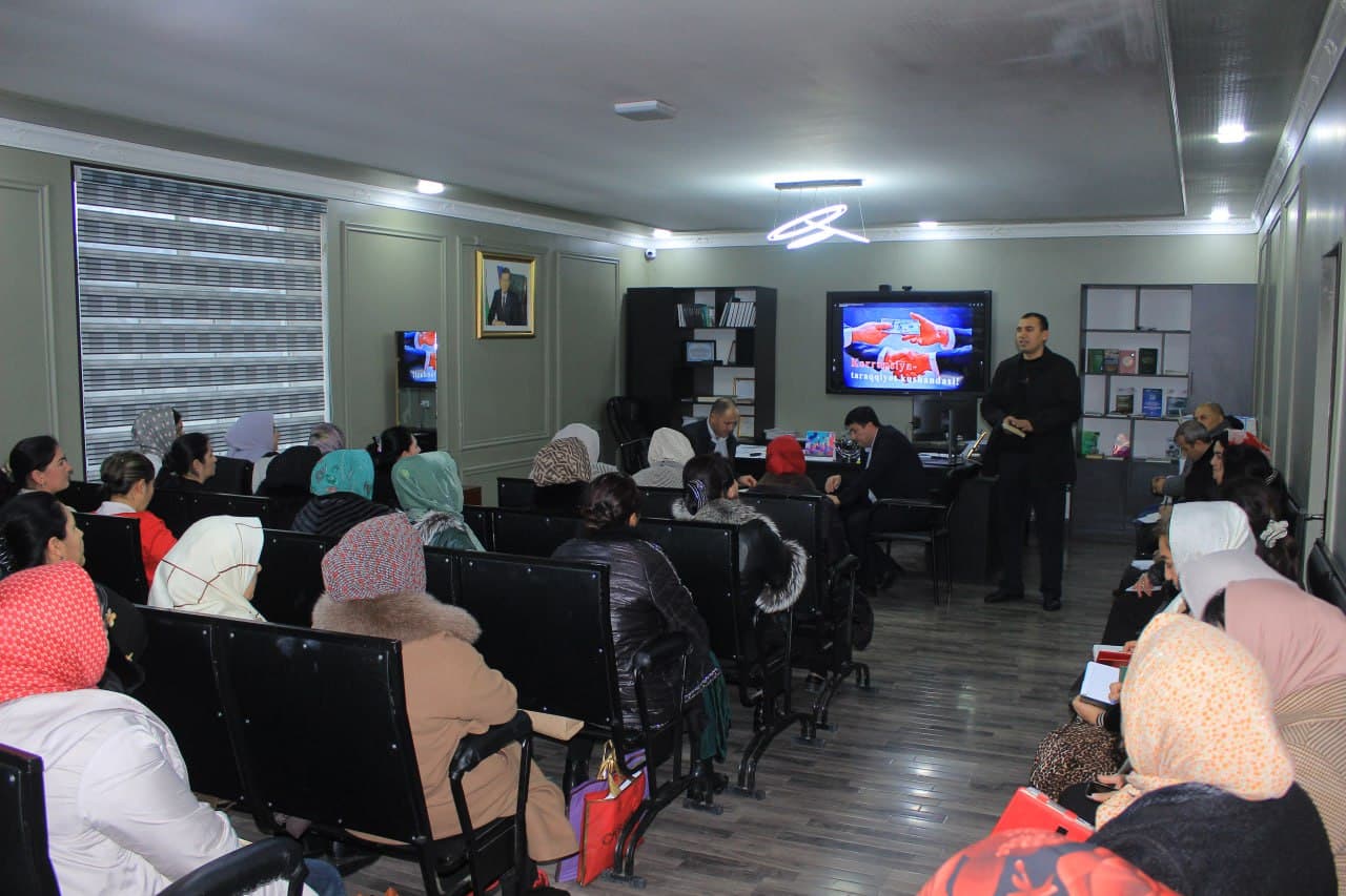 “Korrupsiya – taraqqiyot kushandasi” mavzusida davra suhbati o‘tkazildi