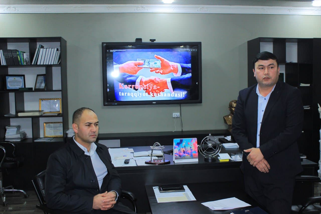 “Korrupsiya – taraqqiyot kushandasi” mavzusida davra suhbati o‘tkazildi