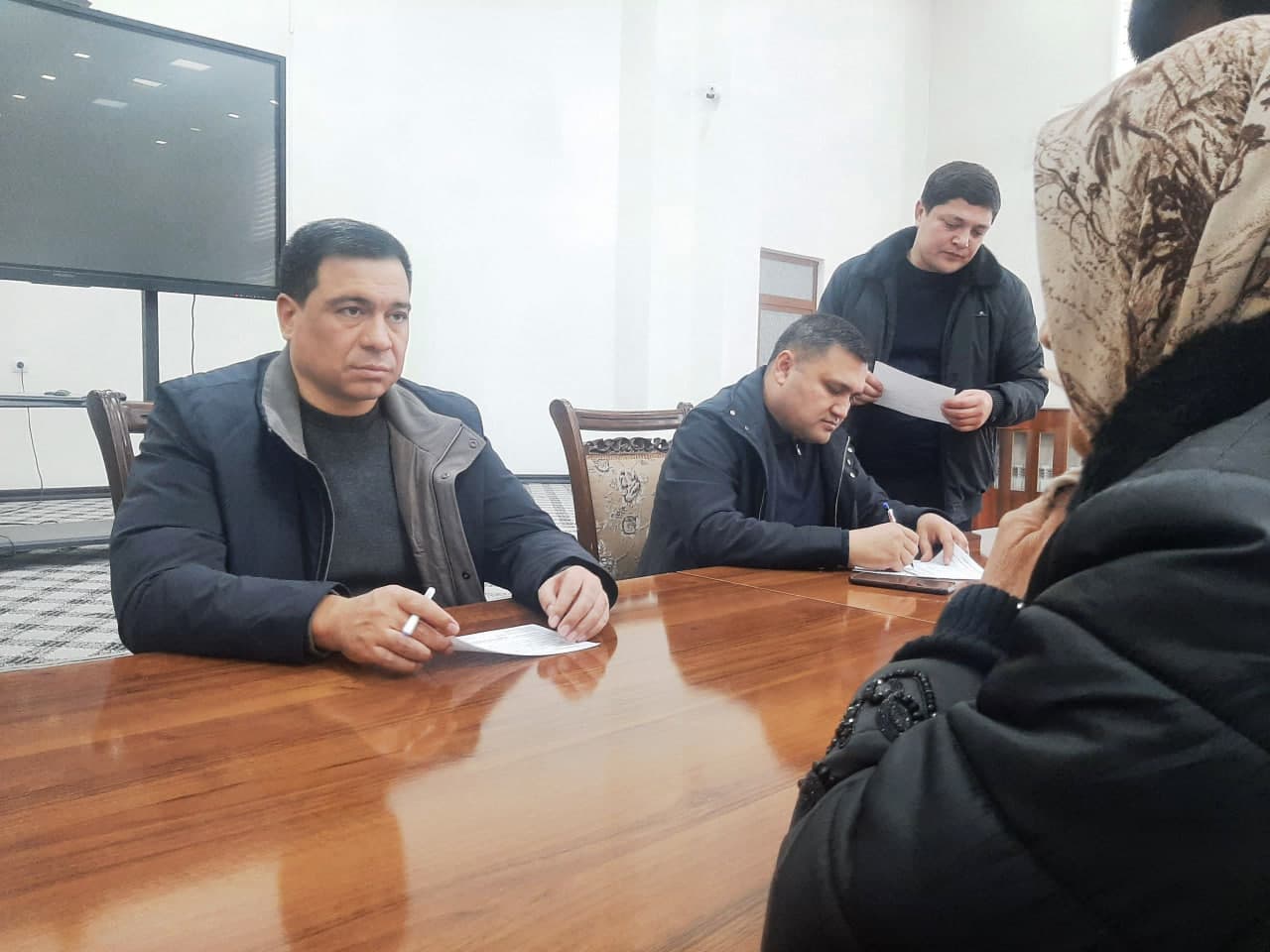 Ommaviy qabulda aholi murojaatlariga yechim izlanmoqda