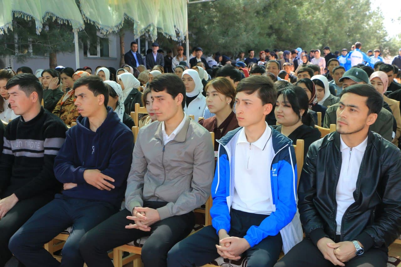 Yoshlar kuni: Mehnat yarmarkasida yoshlar ishli bo‘ldi