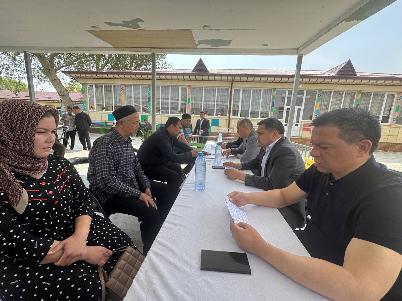 Olis Komilcho‘li qishlog‘ida tuman hokimi va adliya boshqarmasi rahbariyatining sayyor qabuli bo‘lib o‘tdi