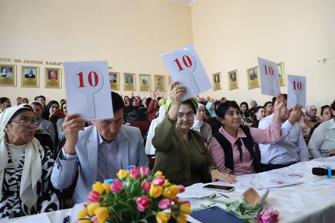 “КИТОБХОН ҲАМШИРА” кўрик-танлови ўтказилди