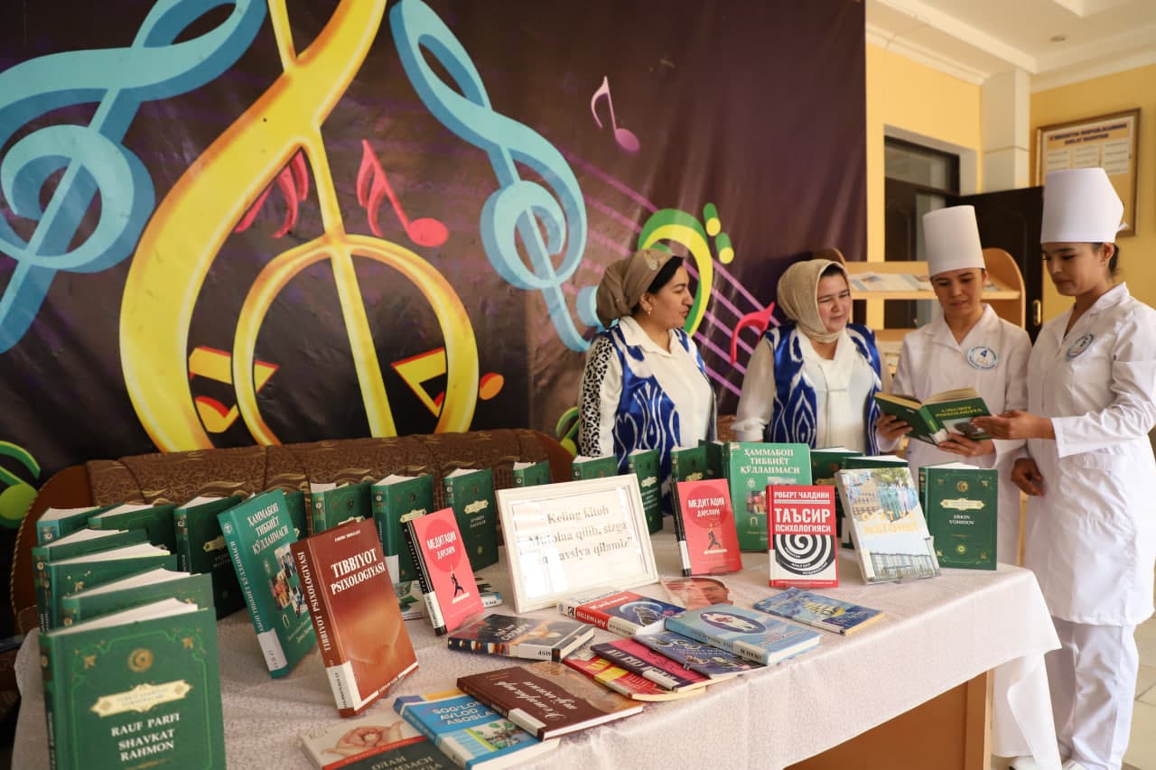 “КИТОБХОН ҲАМШИРА” кўрик-танлови ўтказилди