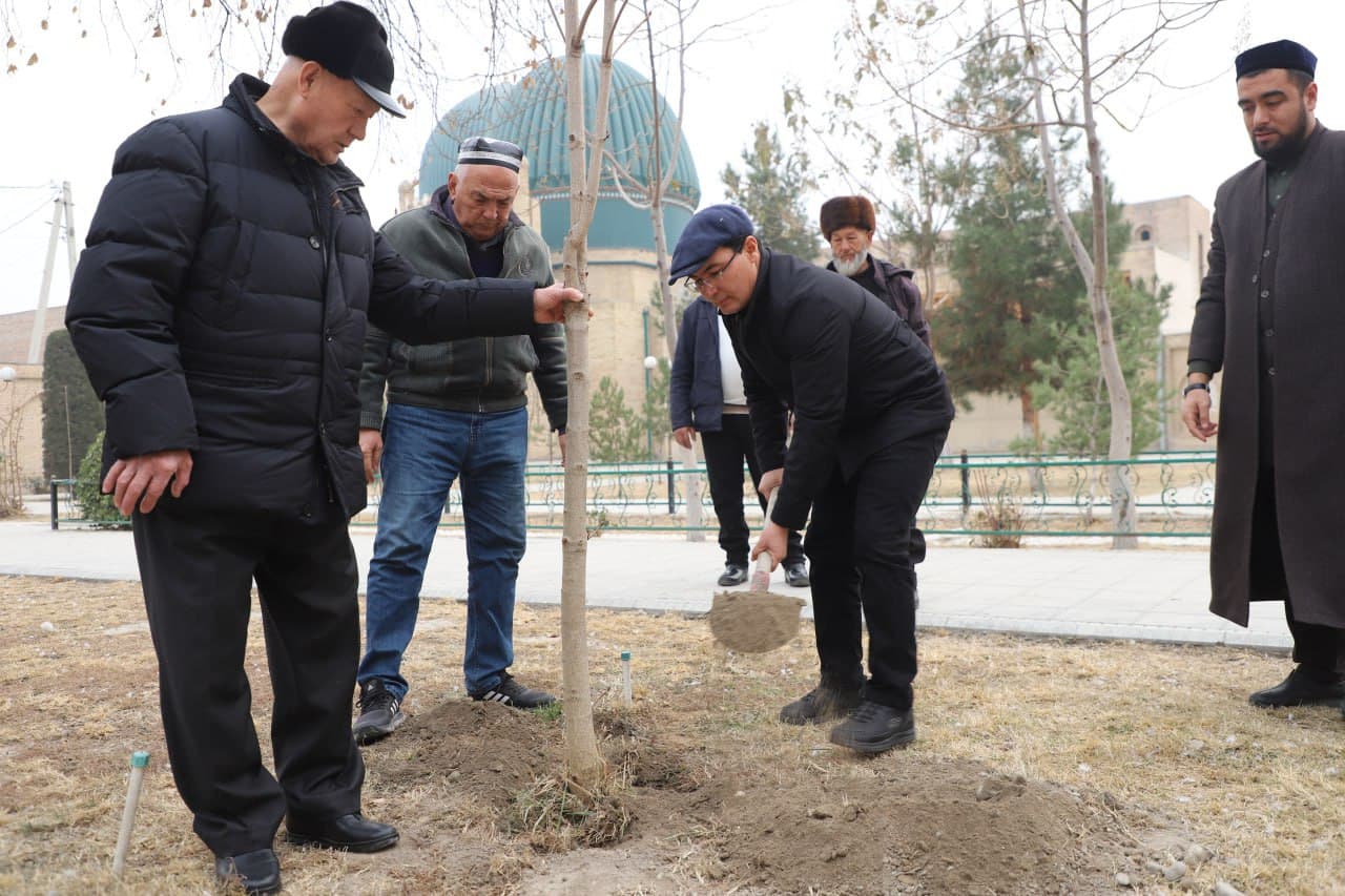 As part of the “Yashil Makon” (Green Space) project, a mass tree-planting event was held at the “Pur Siddiq” complex in the city of Margilan