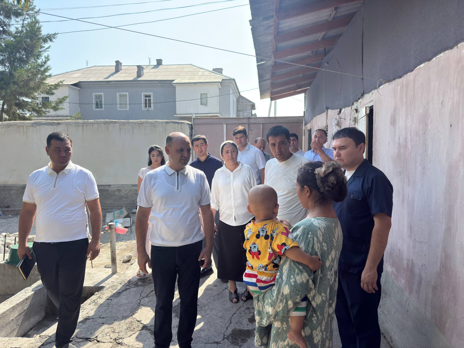 Mahalladagi muammolar manzilli o‘rganilib, amaliy yechimlar belgilanmoqda