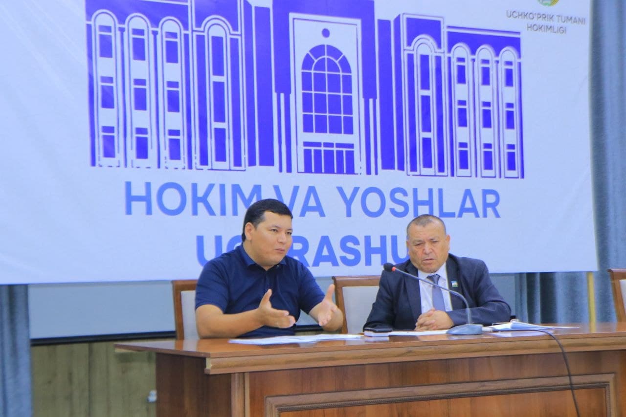 Uchko‘prik tumani hokimi oliy ta’lim muassasalari bitiruvchilari bilan uchrashdi