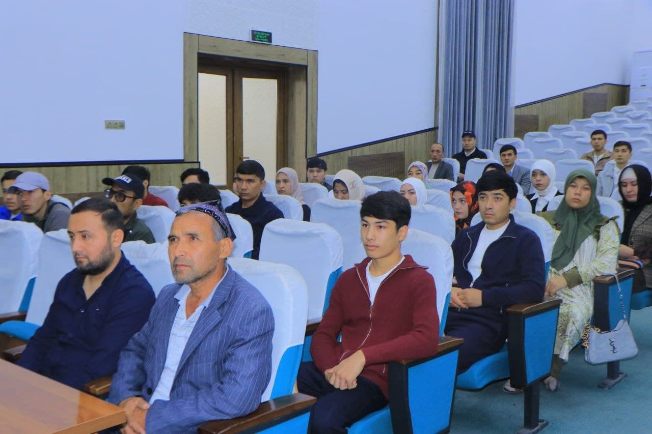 Uchko‘prik tumani hokimi yoshlar bilan ochiq muloqot o‘tkazdi