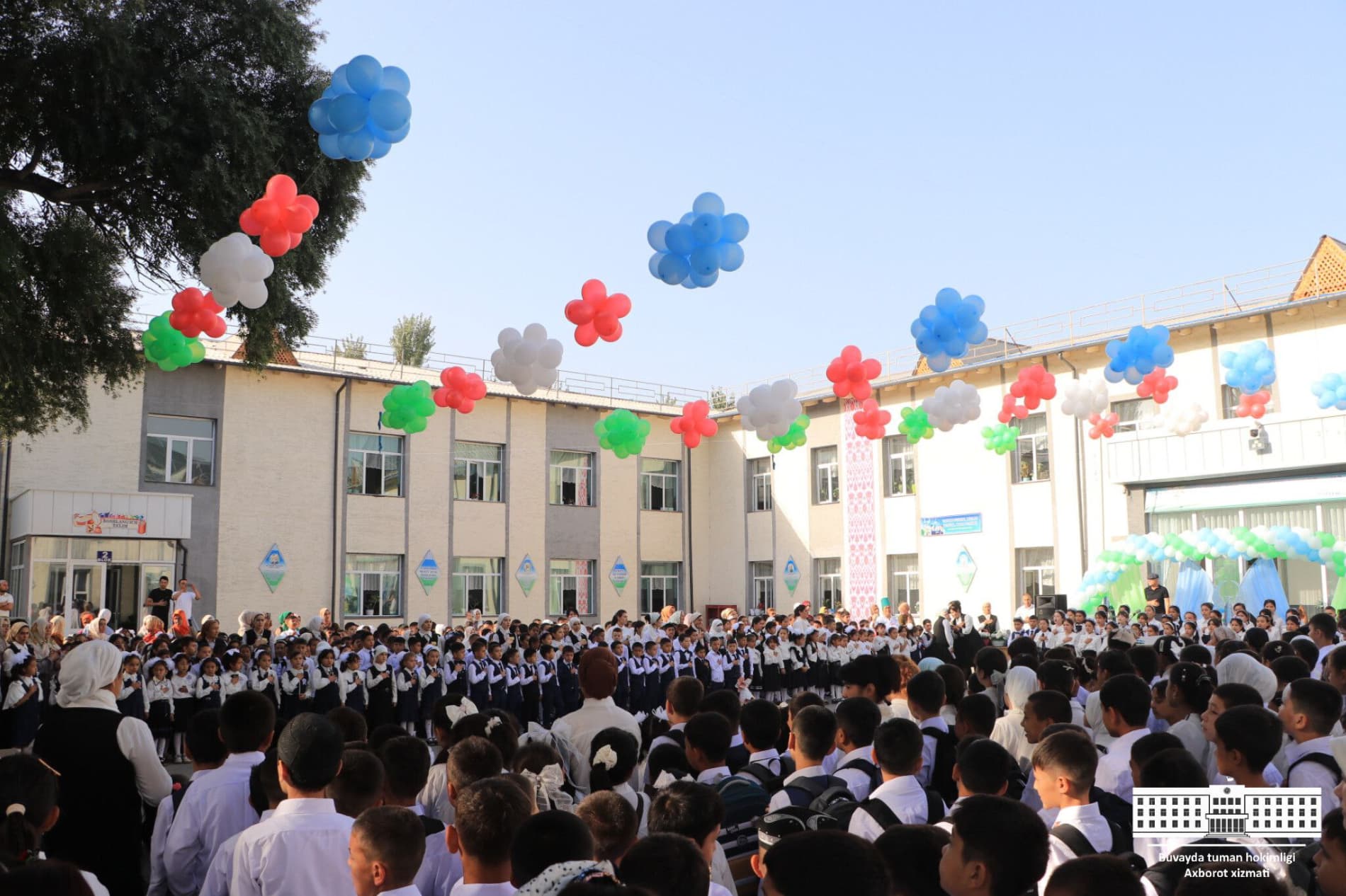 2025-2026 o‘quv yili boshlandi: Buvayda tumanidagi 33-maktabda birinchi qo‘ng‘iroq bayrami tantanali tarzda o‘tkazildi