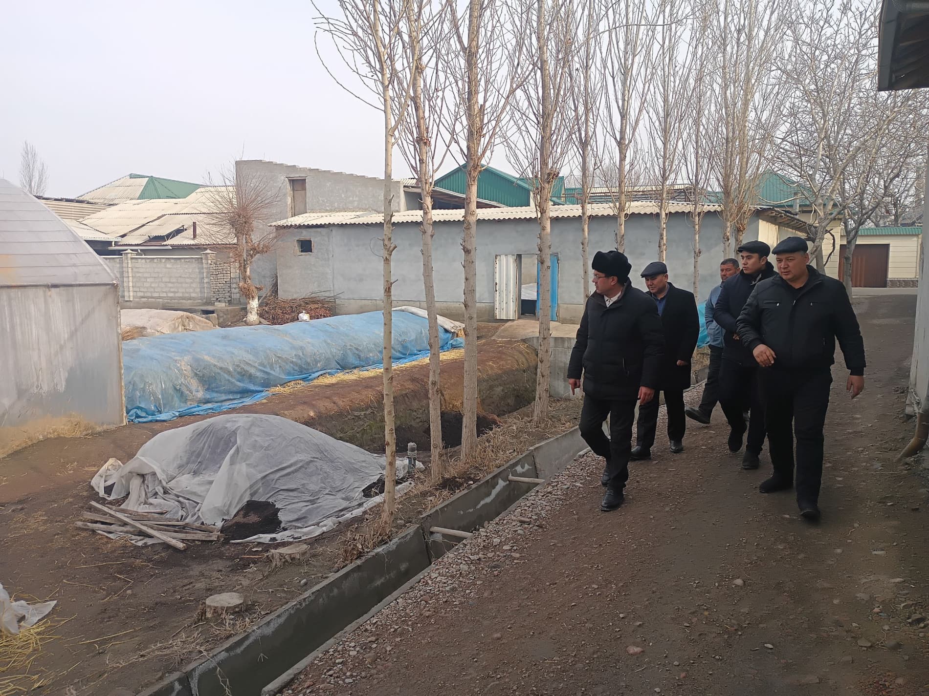 Buvayda tumani hokimi Nayman MFYda amalga oshirilayotgan ishlar bilan tanishdi