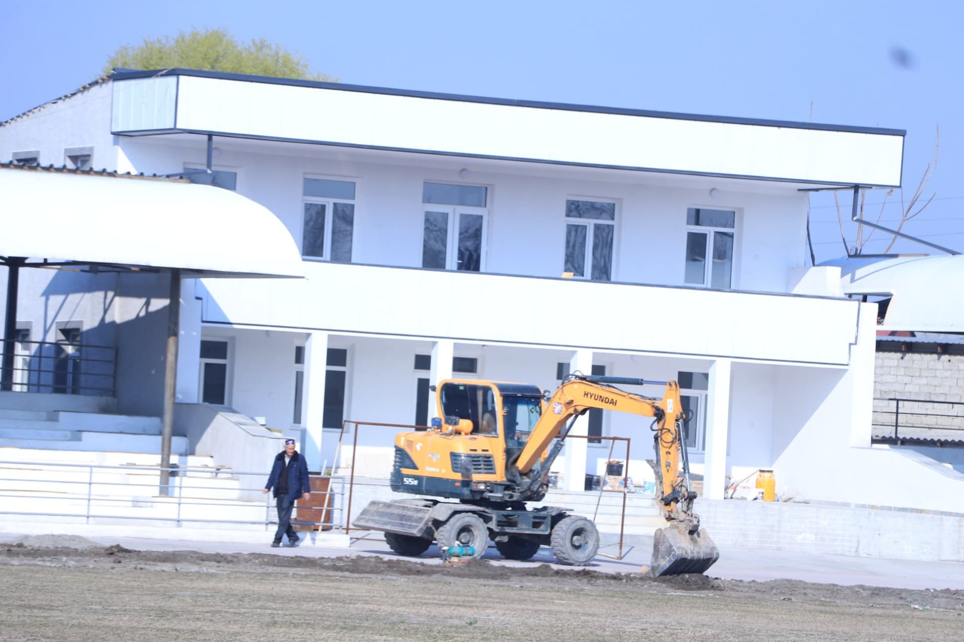 Buvayda tumanida sportchilar bilan uchrashuv va yangi sport inshootlarini tanishtirish tadbiri o‘tkazildi