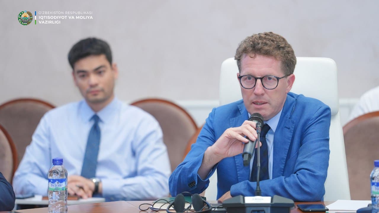 Holding a workshop on step-by-step abolition of fossil fuel subsidies at the Ministry of Economy and Finance