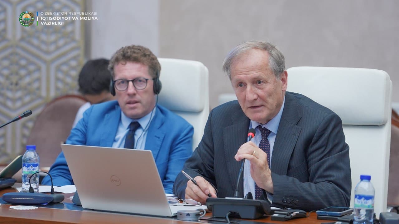 Holding a workshop on step-by-step abolition of fossil fuel subsidies at the Ministry of Economy and Finance