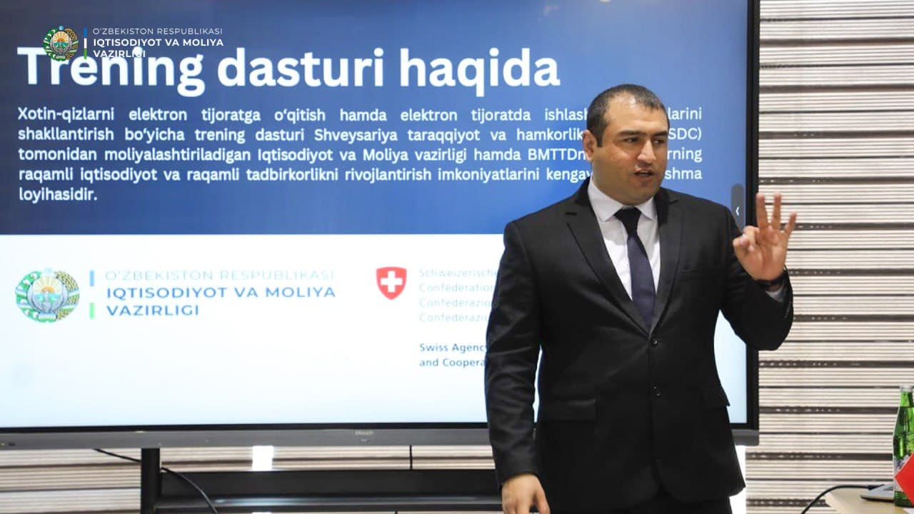 A training session was conducted on "Educating women in e-commerce and developing their skills for working in e-commerce."