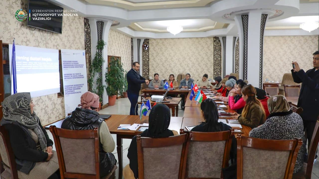 A training session was conducted on "Educating women in e-commerce and developing their skills for working in e-commerce."