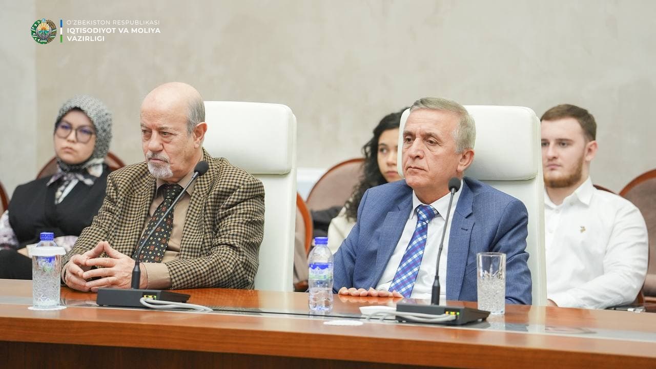 Iqtisodiyot va moliya vazirligi hamda TIKA hamkorligidagi zargarlik va shisha mahsulotlari ishlab chiqarish bo‘yicha o‘quv treninglari ishtirokchilariga sertifikatlar topshirildi