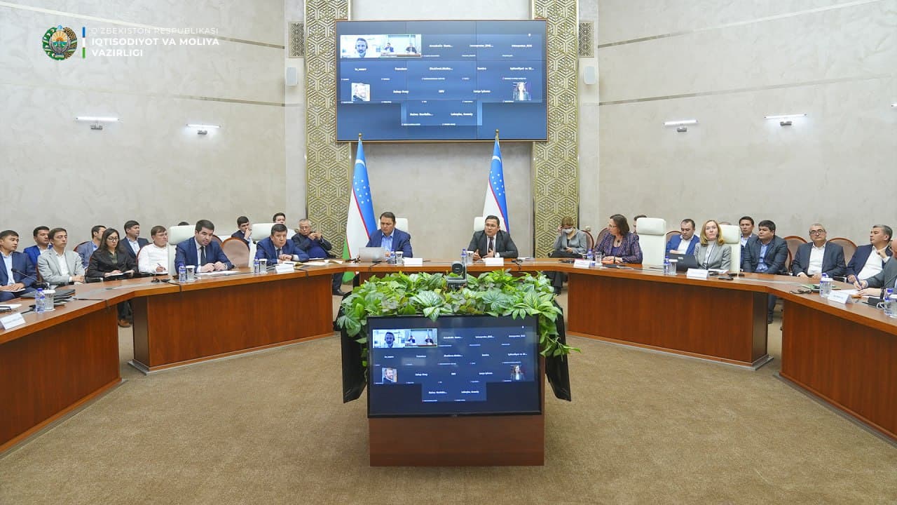 Хориждан маблағ жалб қилишнинг замонавий молиявий инструментларига бағишланган тақдимотлар ўтказилди