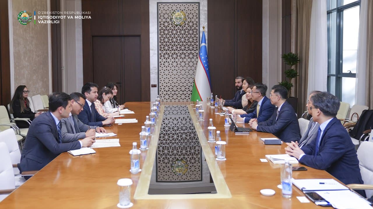 A meeting was held with the delegation of the Export-Import Bank of Korea