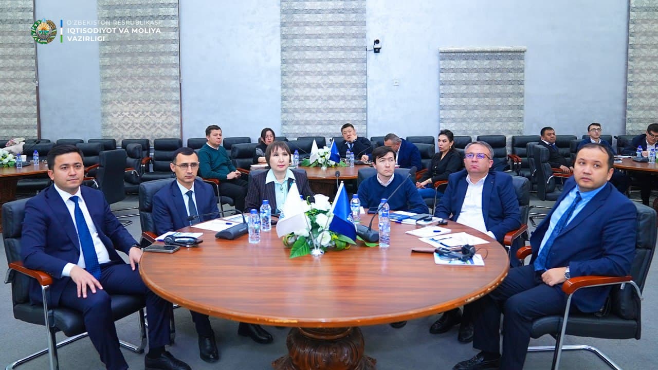 A training and practical seminar titled “Review of Budget Submissions” is being held