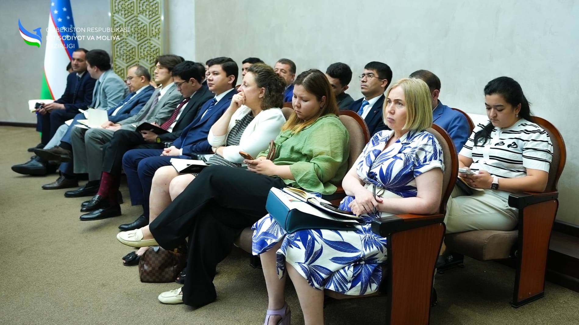 A roundtable discussion was held on the development of small and medium-sized businesses and increasing employment in Uzbekistan