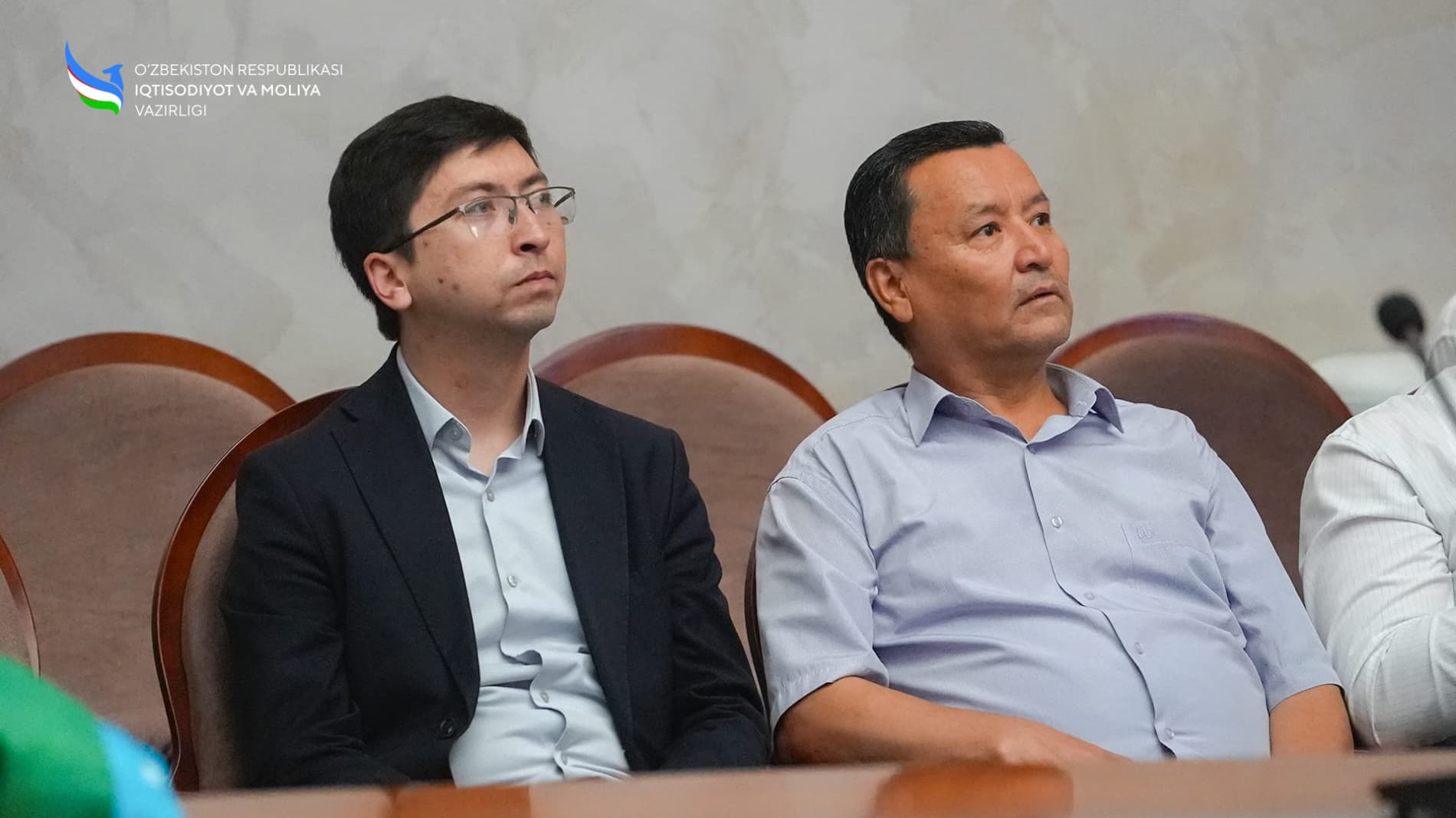 Vazirlik jamoasi O‘zbekiston milliy terma jamoasining tarixiy uchrashuvini birgalikda kuzatdi