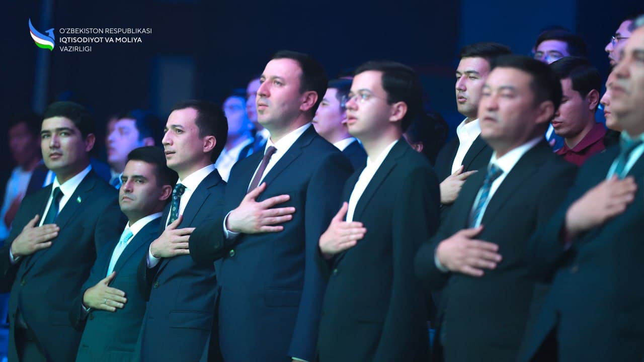 Иқтисодиёт ва молия вазирлиги ходимлари "Ўзбекистон белгиси" кўкрак нишони билан тақдирланд