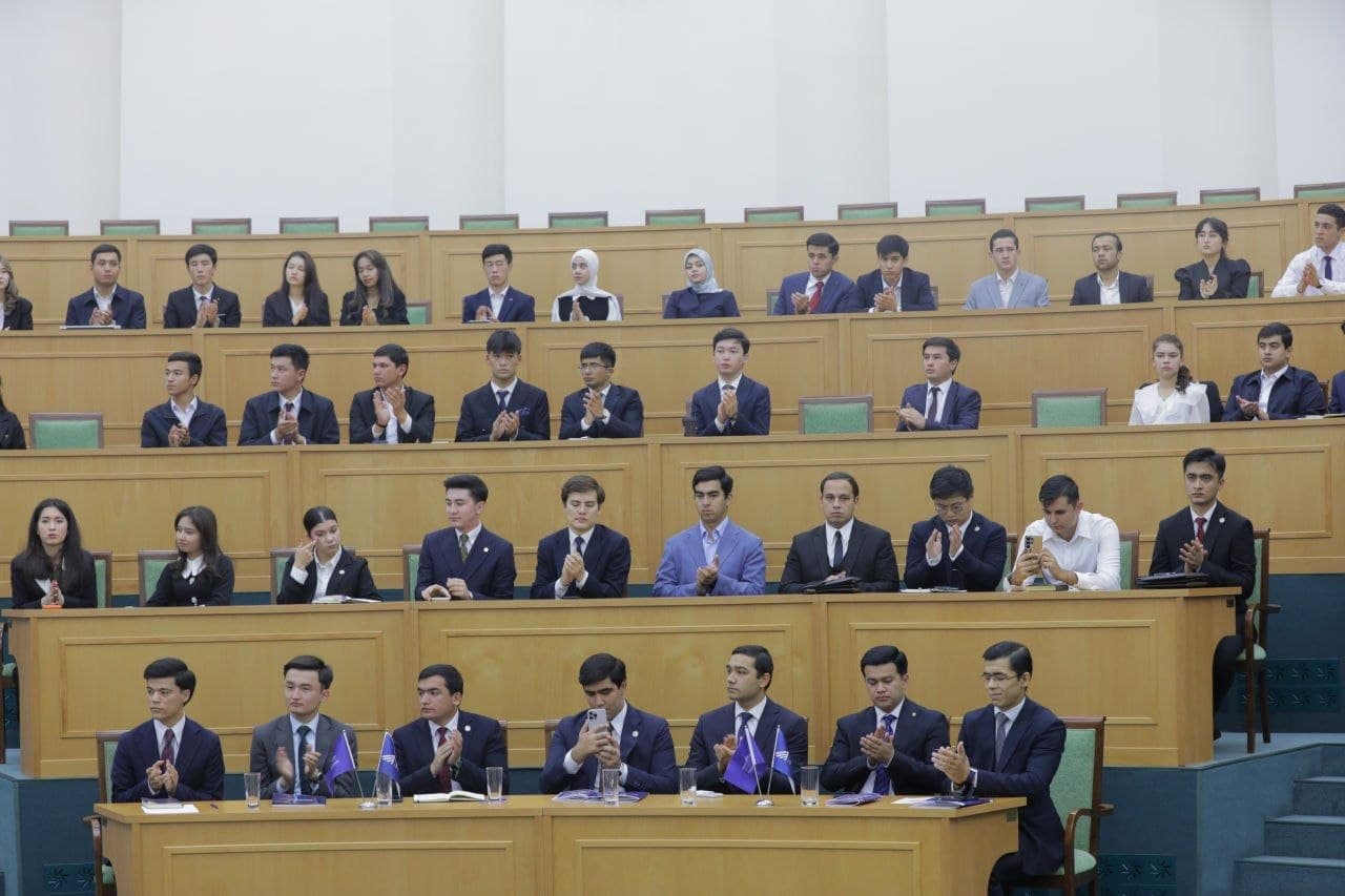 🇺🇿 СЎХ ФАРЗАНДИ ЁШ СИЁСАТЧИЛАР МАРАФОНИДА ТАҚДИРЛАНДИ!