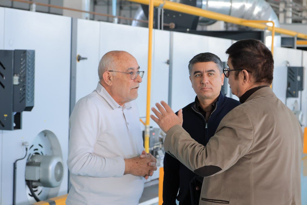 KOGON TUMANI HOKIMI OTABEK QAZOQOV TURKIYALIK TADBIRKOR BILAN HAMKORLIKDAGI ISTIQBOLLI LOYIHALARNI MUHOKAMA QILDILAR