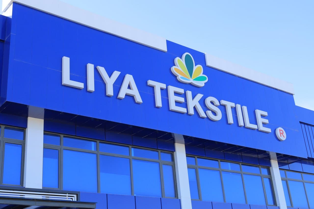 KOGON TUMANI HOKIMI OTABEK QAZOQOV TURKIYALIK TADBIRKOR BILAN HAMKORLIKDAGI ISTIQBOLLI LOYIHALARNI MUHOKAMA QILDILAR