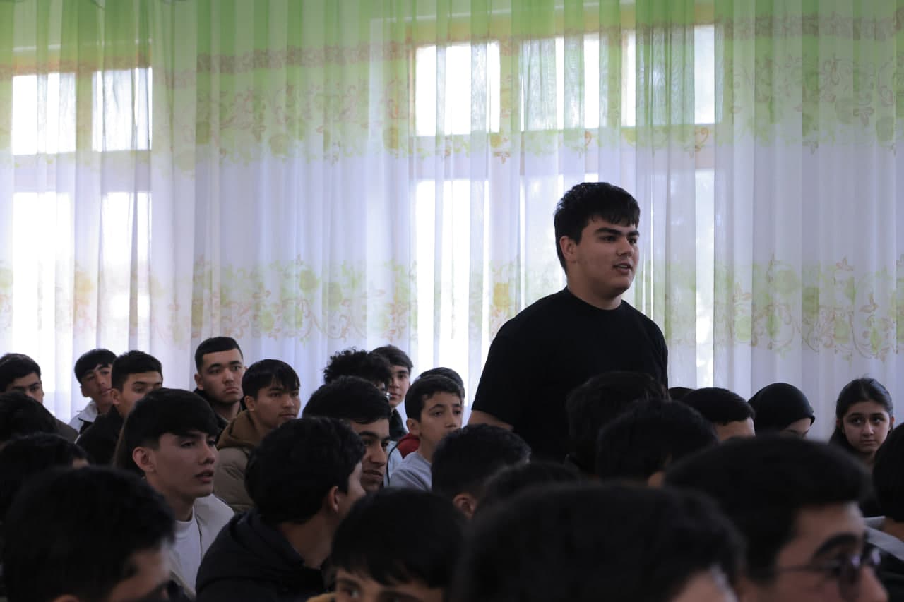 Yoshlar bilan muloqot – bitiruvchilar tashabbuslari qo‘llab-quvvatlanmoqda!