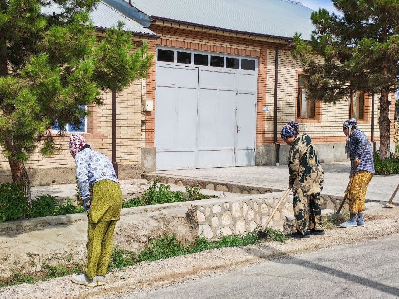 Mustaqilligimizning 35 yilligi arafasida O‘ba-cho‘li mahallasi yanada obod va ko‘rkam qiyofa kasb etmoqda