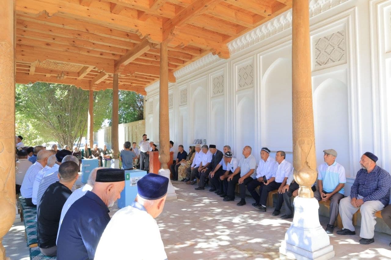 Jondorlik nuroniylar va yoshlar Kogon tumaniga tashrif buyurishdi