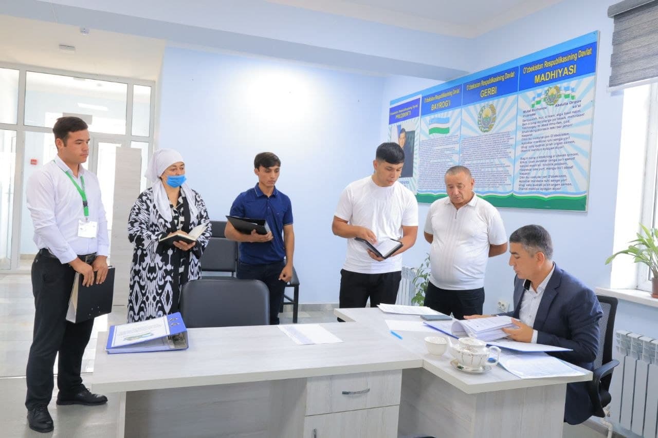 "SARAYON" MAHALLASIDA AHOLI BANDLIGINI TA'MINLASH VA KAMBAG'ALLIKNI QISQARTIRISH MASALALARI MUHOKAMA QILINDI