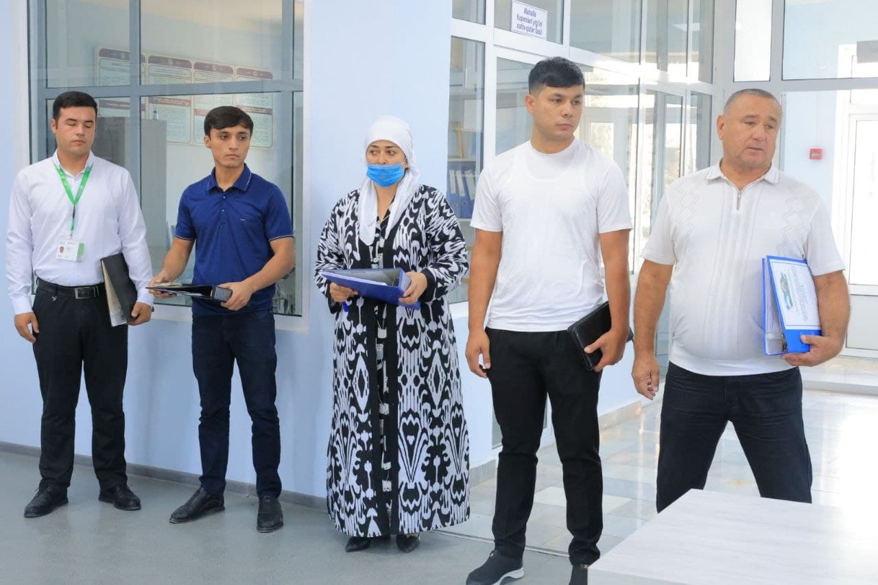 "SARAYON" MAHALLASIDA AHOLI BANDLIGINI TA'MINLASH VA KAMBAG'ALLIKNI QISQARTIRISH MASALALARI MUHOKAMA QILINDI