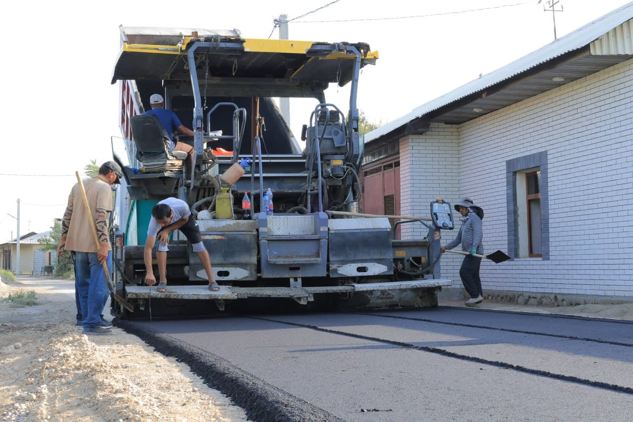 XO'JA-YAKSHABA MAHALLASI ICHKI YO'LLARINING 3,2 KM QISMI ASFALTLASHTIRILDI