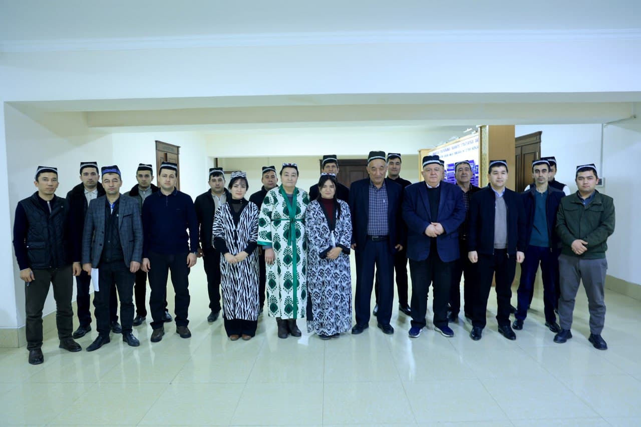 Ғиждувон туманида давлат хизматчиларининг сиёсий онги ва маънавий салоҳиятини юксалтириш йўлида изчил ишлар олиб борилмоқда.