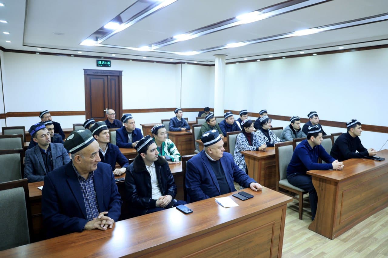 Ғиждувон туманида давлат хизматчиларининг сиёсий онги ва маънавий салоҳиятини юксалтириш йўлида изчил ишлар олиб борилмоқда.