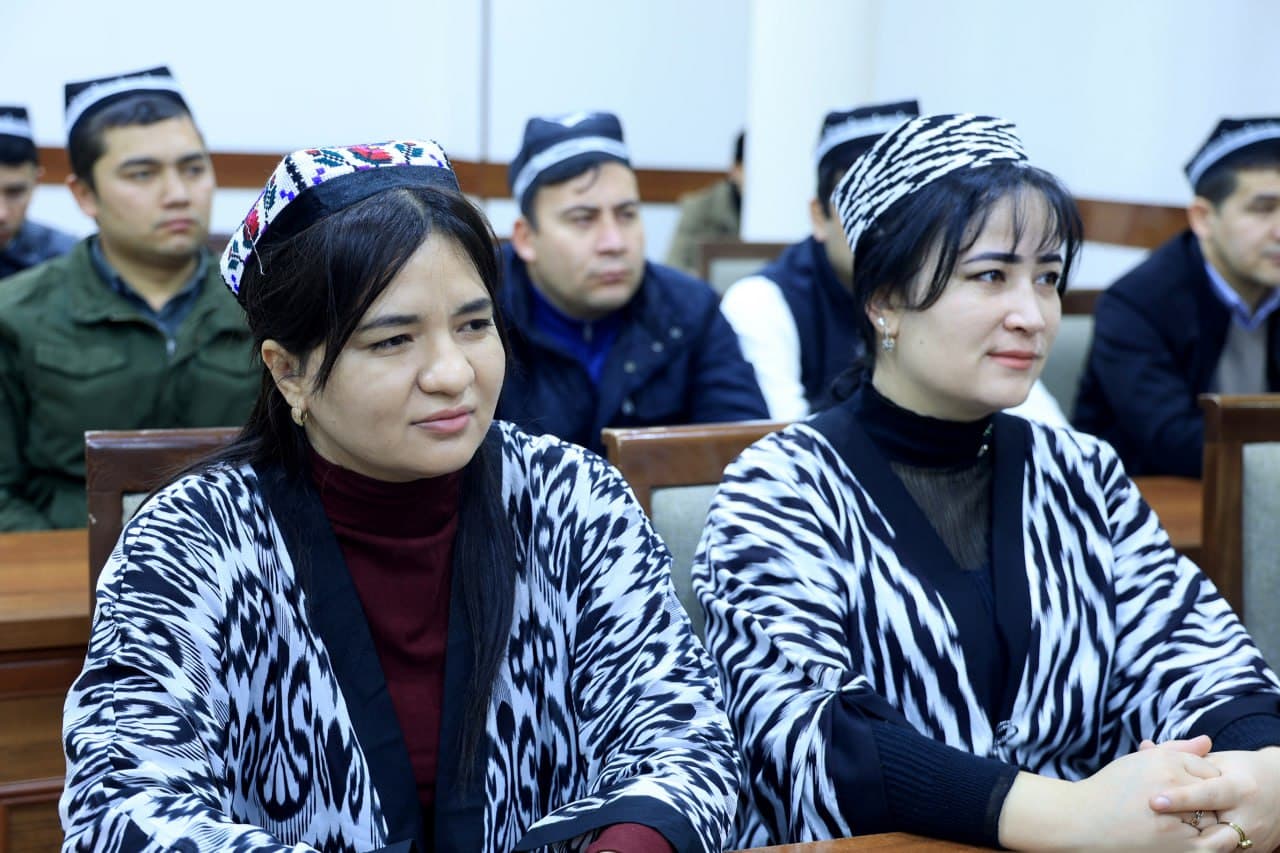 Ғиждувон туманида давлат хизматчиларининг сиёсий онги ва маънавий салоҳиятини юксалтириш йўлида изчил ишлар олиб борилмоқда.