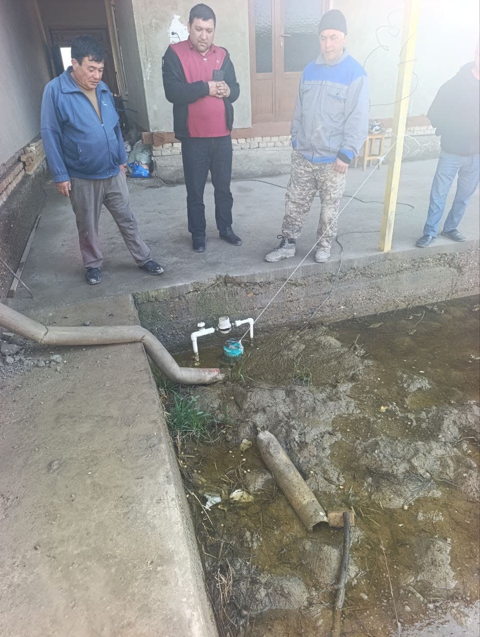 РAСМИЙ МУНОСAБAТ.