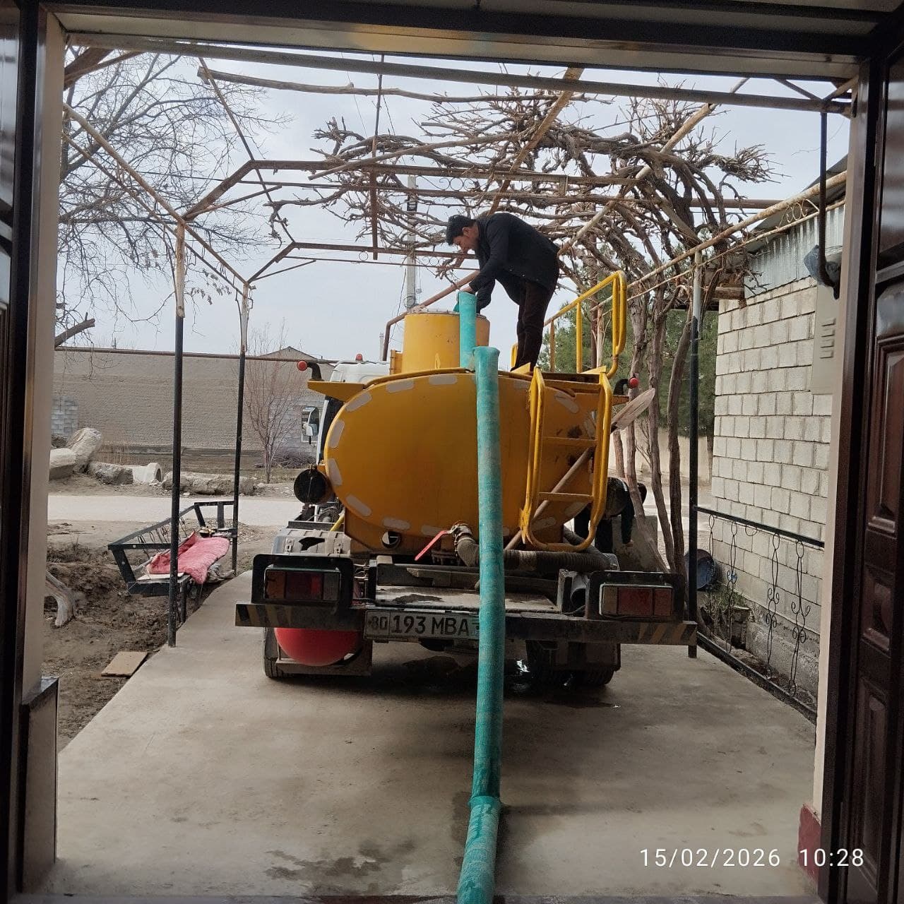 РAСМИЙ МУНОСAБAТ.