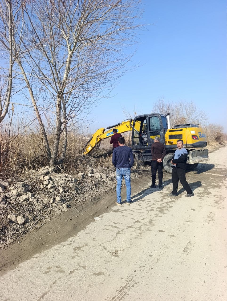 РAСМИЙ МУНОСAБAТ.