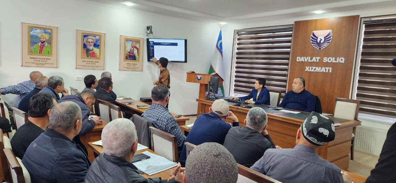 Маҳаллаларда рақамли технологияларни ривожлантириш ҳамда замонавий ахборот тизимларидан самарали фойдаланишни кенгайтириш мақсадида Ғиждувон туманида 70 та МФЙ раислари учун “Рақамли маҳалла” платформаси бўйича семинар-тренинг ўтказилди.