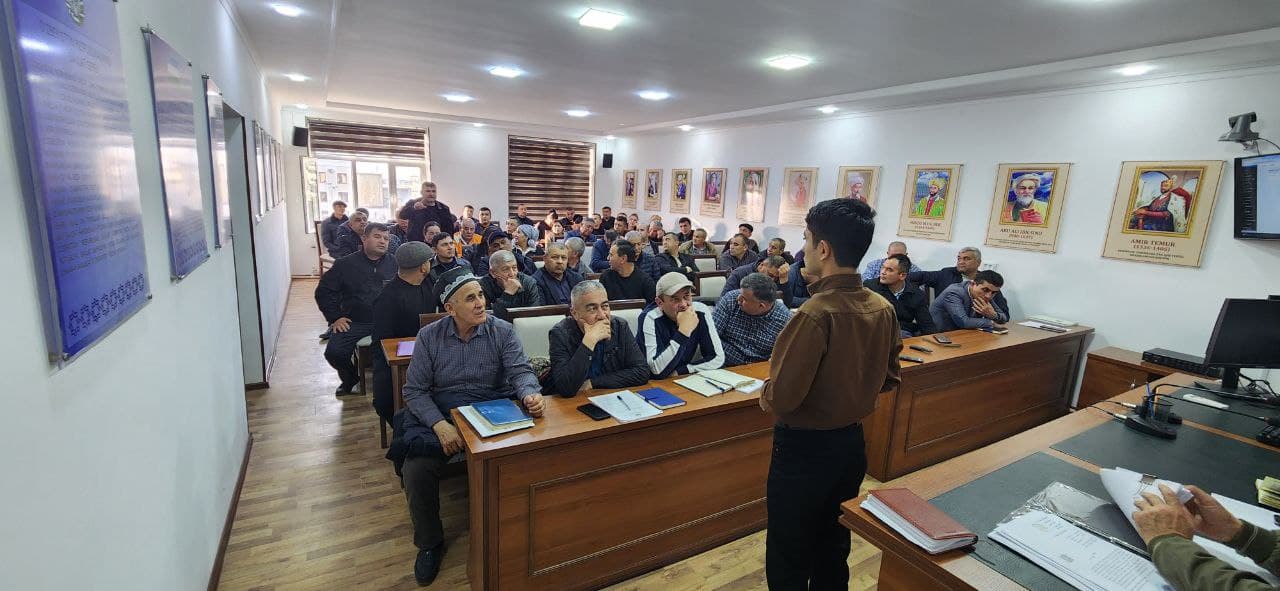 Маҳаллаларда рақамли технологияларни ривожлантириш ҳамда замонавий ахборот тизимларидан самарали фойдаланишни кенгайтириш мақсадида Ғиждувон туманида 70 та МФЙ раислари учун “Рақамли маҳалла” платформаси бўйича семинар-тренинг ўтказилди.