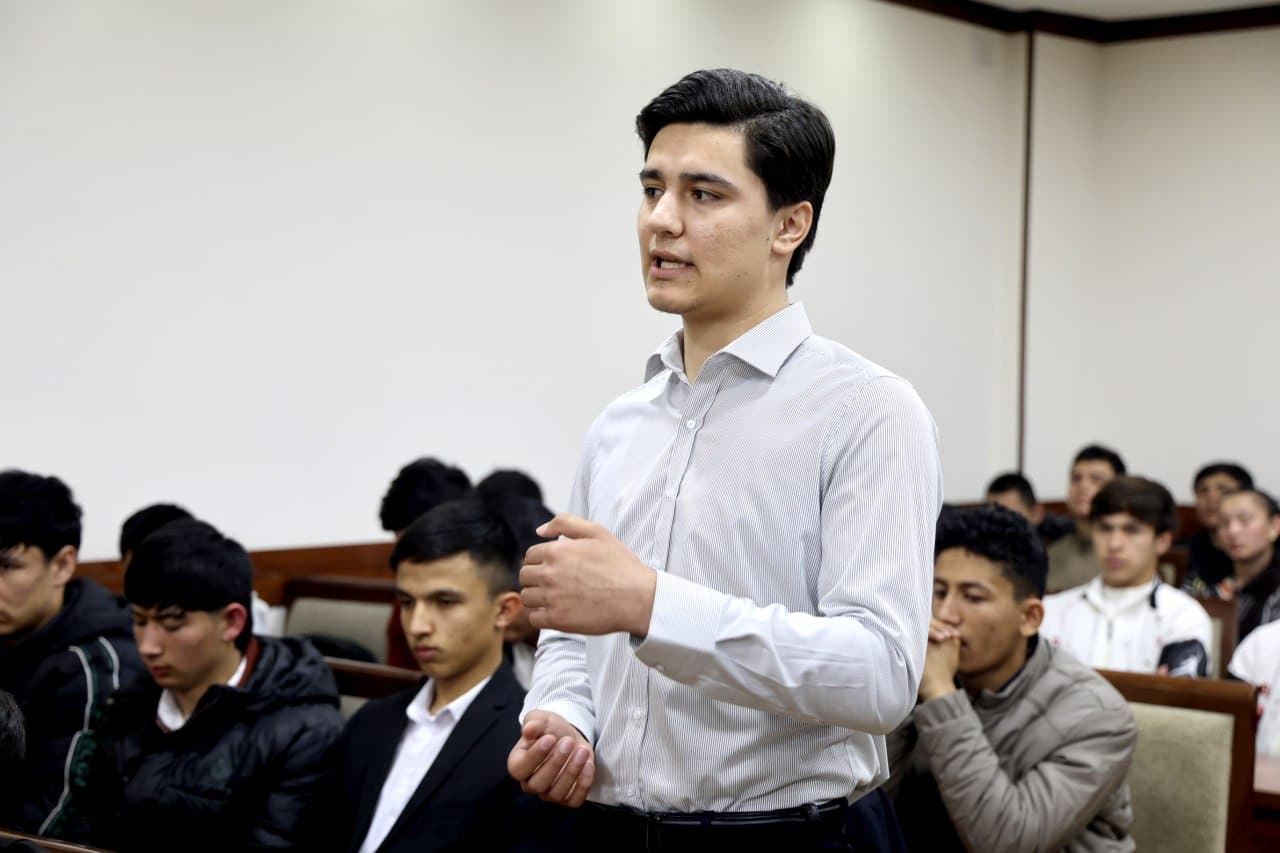 G‘ijduvonda yoshlar va IT sohasida kelajakni shakllantiruvchi ochiq muloqot