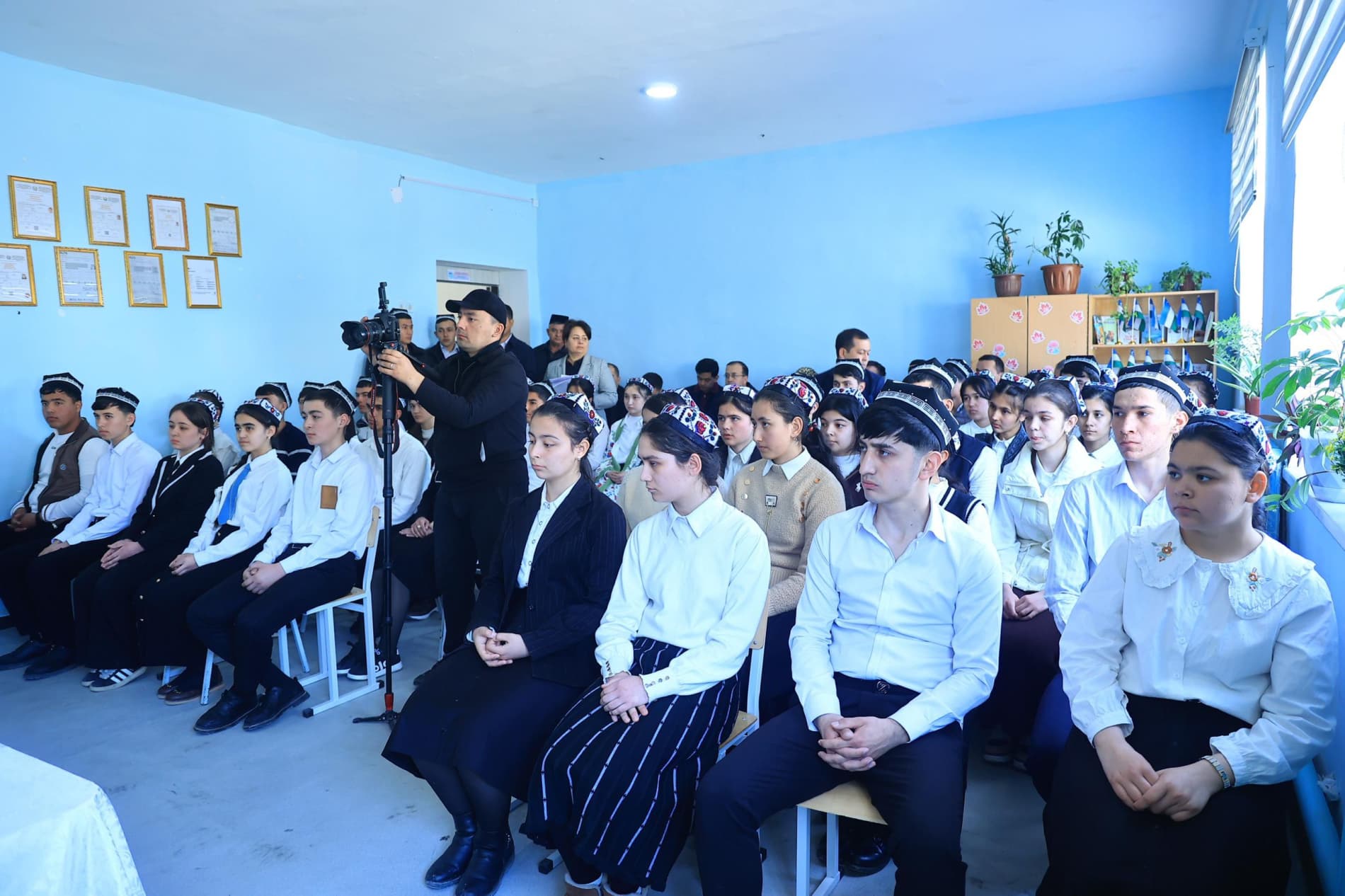 Ma’lumki, davlatimiz rahbarining topshirig‘iga asosan mamlakatimizda har haftaning payshanba kuni vazirlik, idora va hokimliklarda “Yoshlar kuni” sifatida belgilangan.