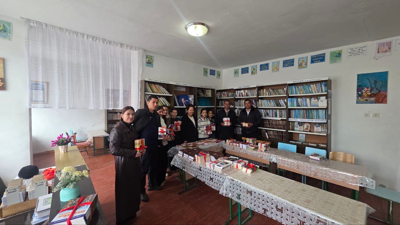 35-maktab kutubxonasi boyitildi!