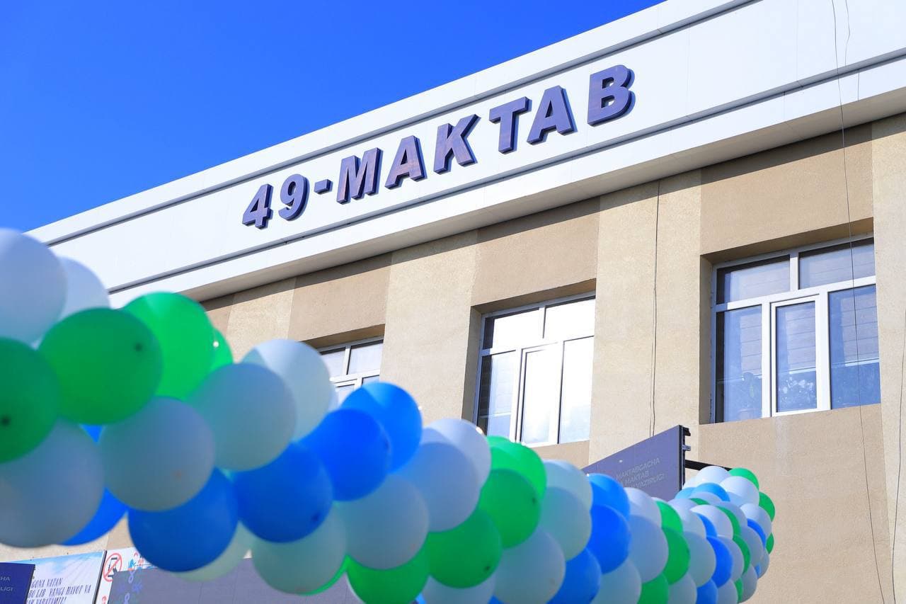 Ботир Зарипов ўзи таҳсил олган мактабдаги "Сўнги қўнгироқ" тадбирида иштирок этди
