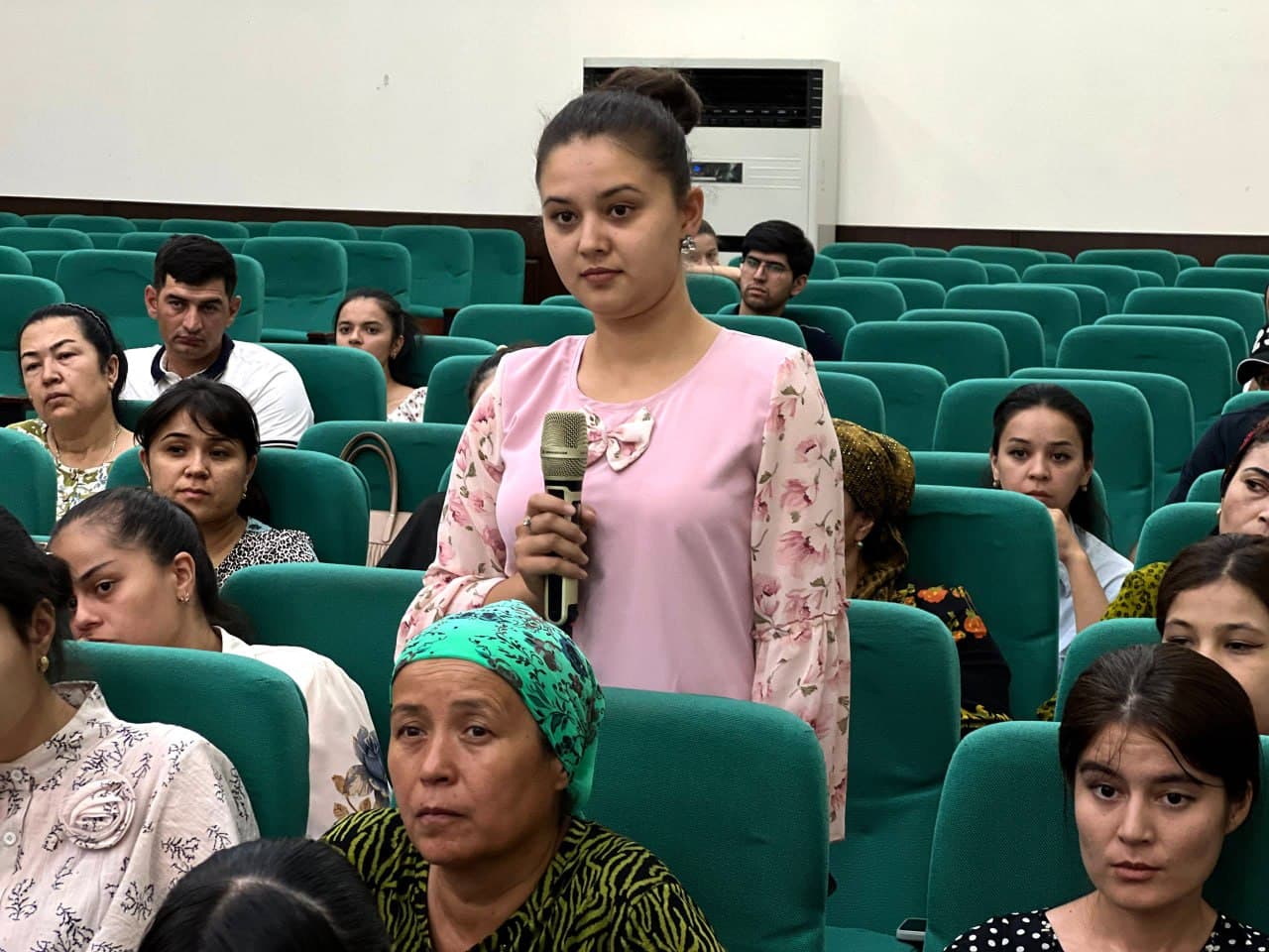 BITIRUVCHI YOSHLAR BILAN OCHIQ MULOQOT – KELAJAK SARI MUHIM QADAM