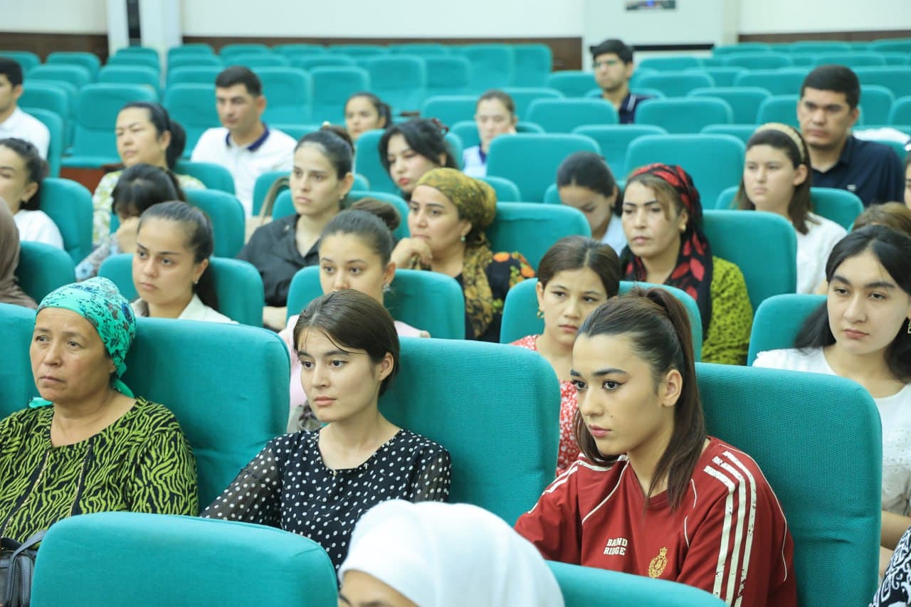 BITIRUVCHI YOSHLAR BILAN OCHIQ MULOQOT – KELAJAK SARI MUHIM QADAM