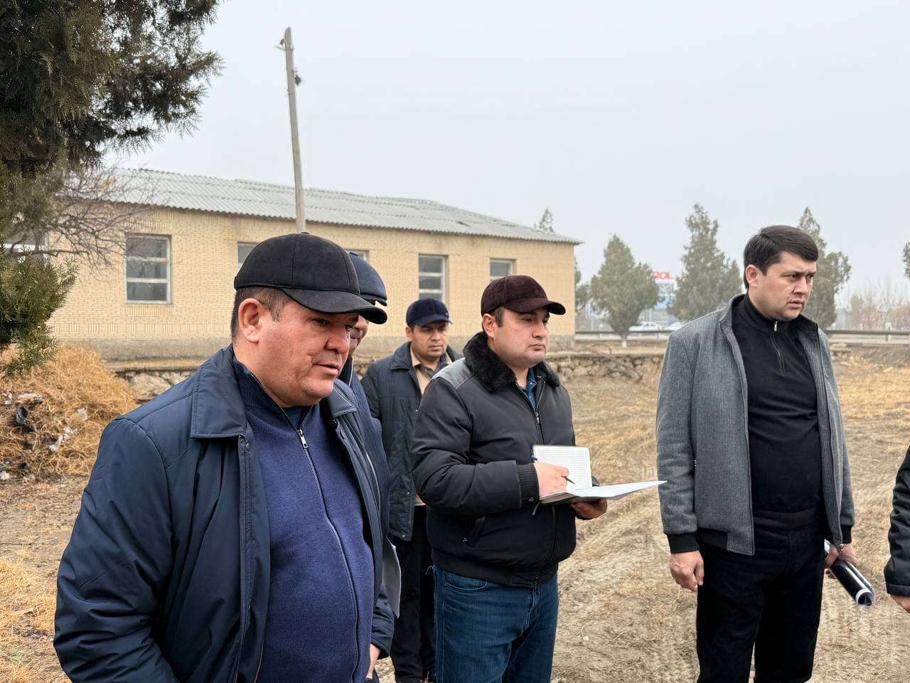 Бугун Пешку тумани ҳокими Ҳ.Давлатов тумандаги масъул ташкилотлар раҳбарлари билан биргаликда “Янги Ўзбекистон қиёфасидаги маҳалла” дастури доирасидаги лойиҳаларни зарур инфратузилма билан таъминлаш бўйича режалаштирилган ишлар юзасидан ўрганиш ўтказди.