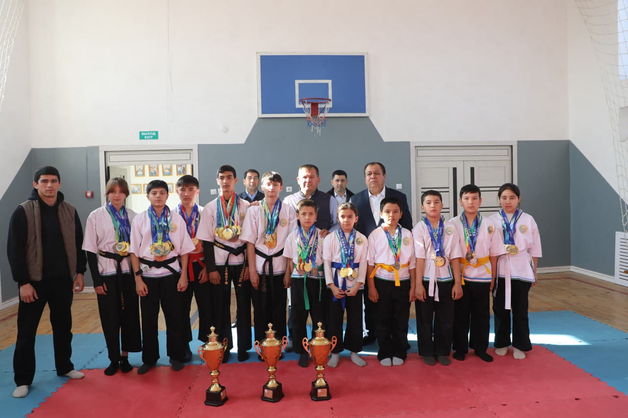 Xar payshanba Yoshlar kuni munosabati bilan tuman hokimi Hayot Davlatov tumandagi bir qator ta’lim muassasalarida bo‘lib, yoshlar bilan uchrashuvlar o‘tkazdi